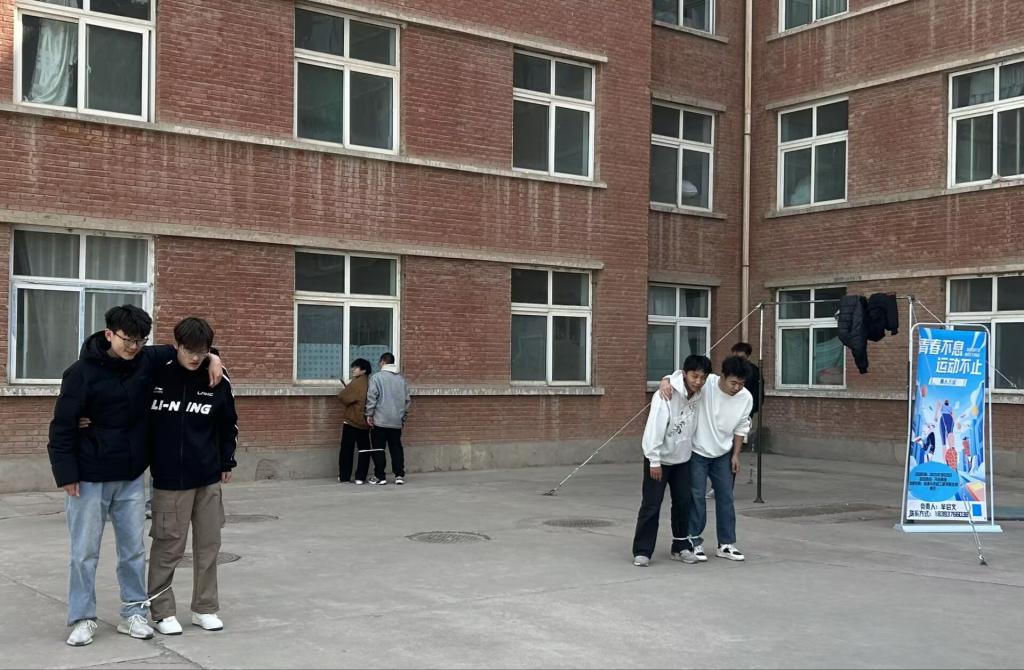 学院“绑腿竞速，欢乐同行”竞速比赛圆满举行