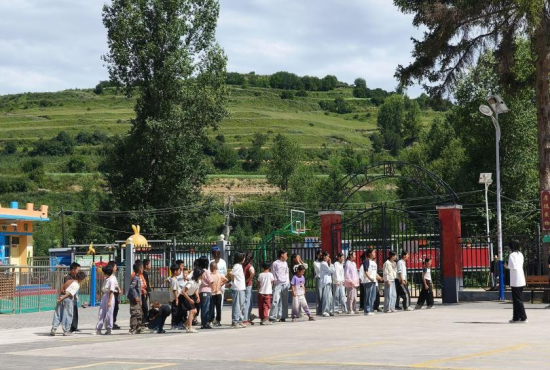 暑期“三下乡”丨青春聚力助振兴 趣味运动绽芳华 ——环境与市政工程学院第十四期星火支教团芦子沟小学民族团结趣味运动会纪实