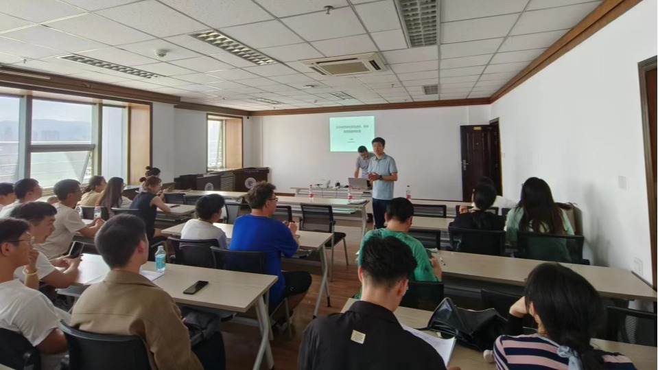 环境学院举办“实验室危险化学品管理和危险废物处置”主题讲座