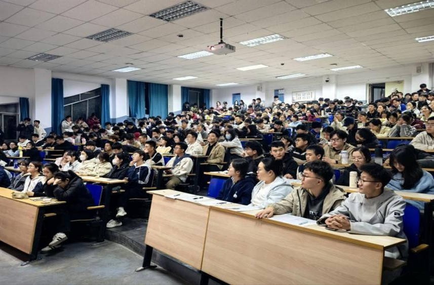 实践归来话成长 青春聚力启新程 —— 大学生绿色工程协会举行暑期社会实践分享会